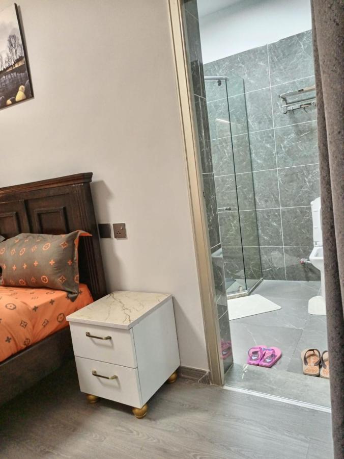 Stayrest Safari Tours New 3 Bedroom Apartments In Kilimani Nairobi With Rooftop Pool Eksteriør billede