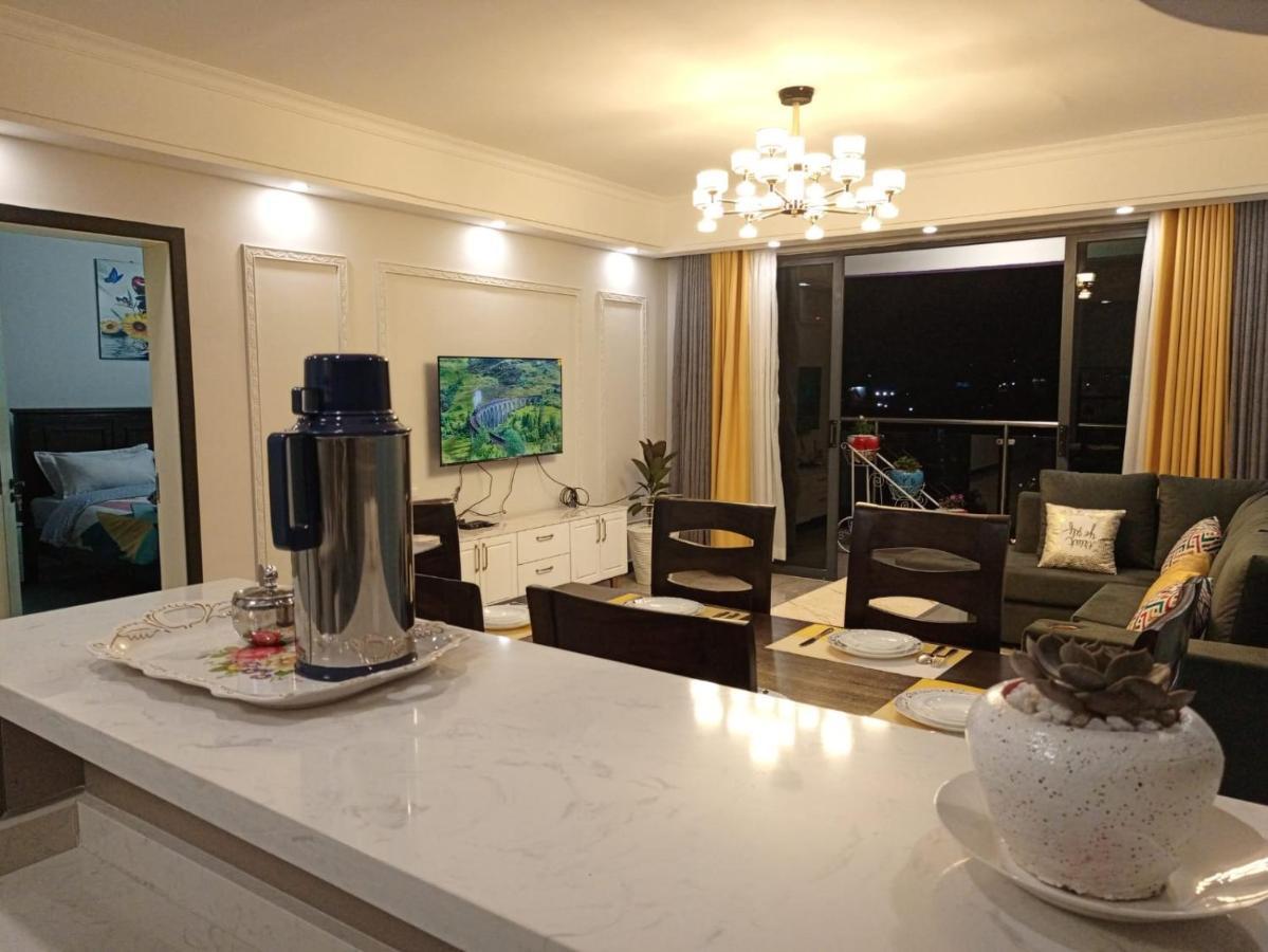 Stayrest Safari Tours New 3 Bedroom Apartments In Kilimani Nairobi With Rooftop Pool Eksteriør billede