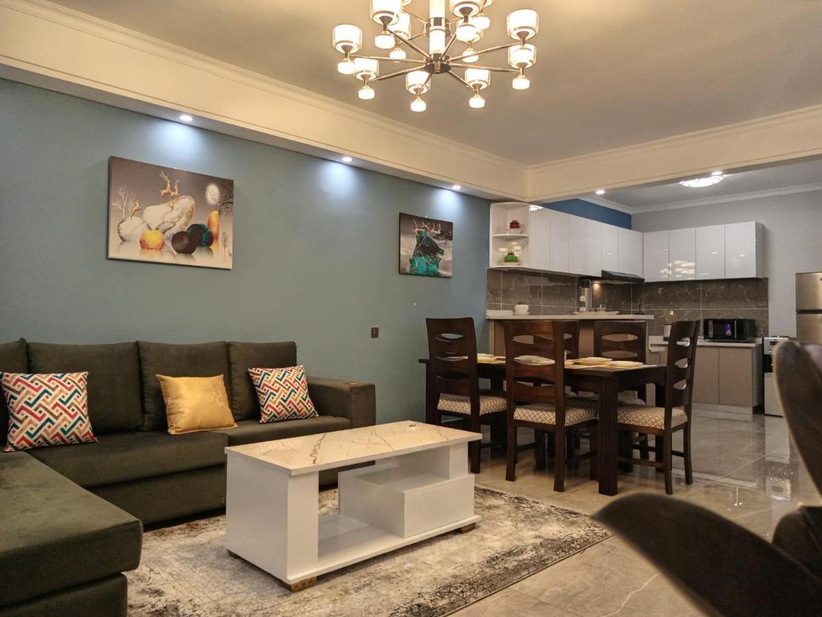 Stayrest Safari Tours New 3 Bedroom Apartments In Kilimani Nairobi With Rooftop Pool Eksteriør billede