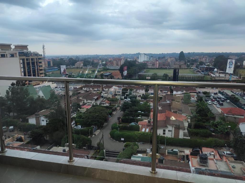 Stayrest Safari Tours New 3 Bedroom Apartments In Kilimani Nairobi With Rooftop Pool Eksteriør billede